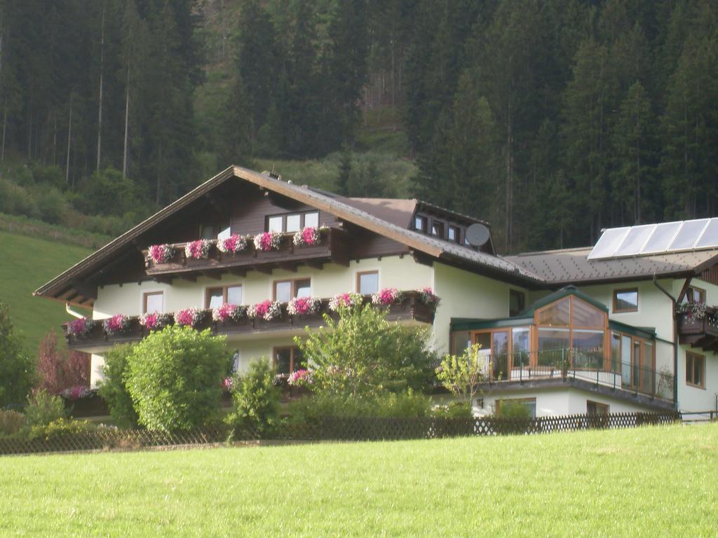 Gaestehaus Huber Fruehstueckspension Schladming Exterior foto