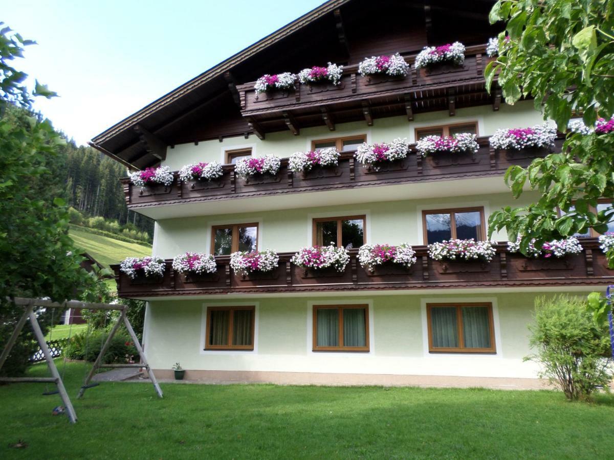 Gaestehaus Huber Fruehstueckspension Schladming Exterior foto